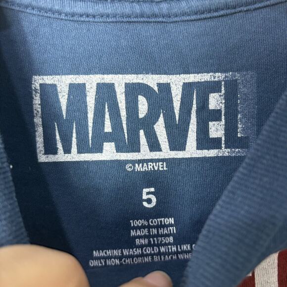 Marvel Avengers Tee Size 5 - Picture 3 of 4